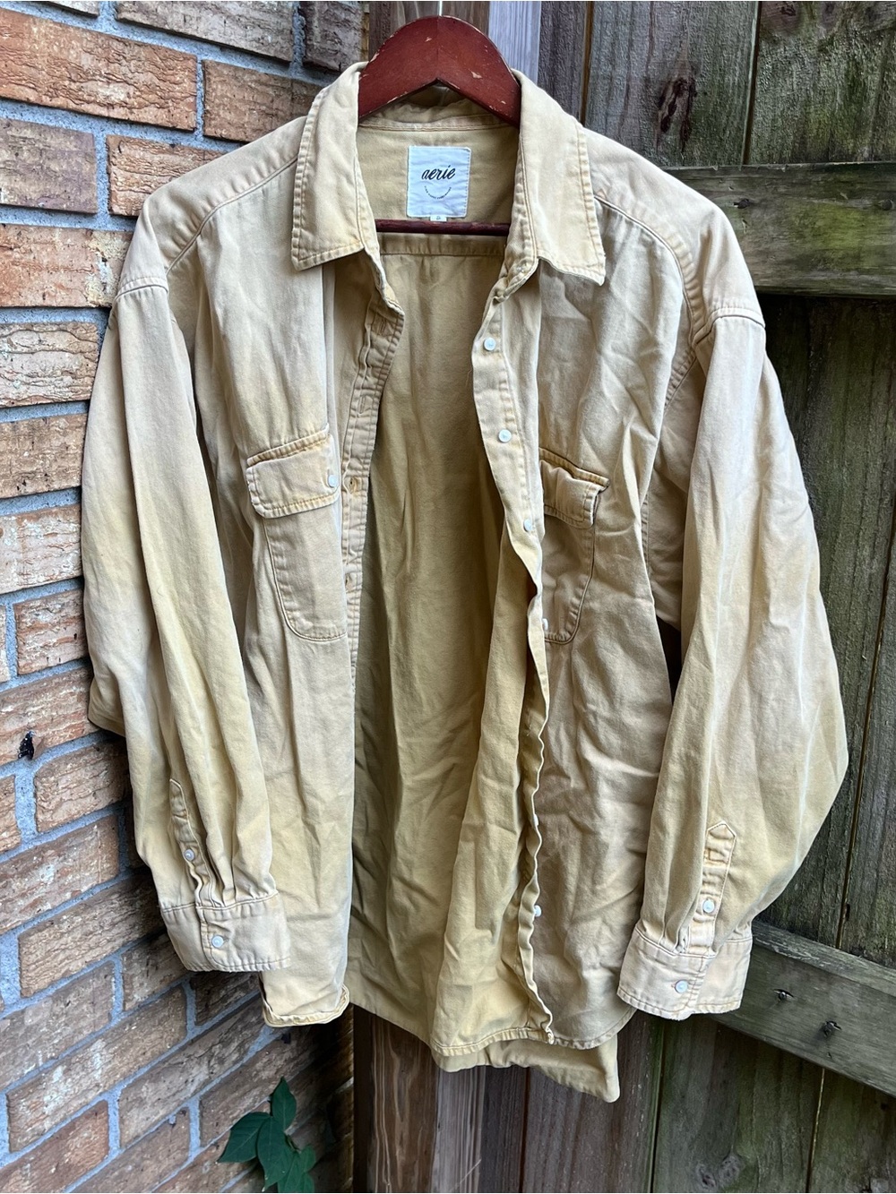 Aerie Oversized Women's Button-Down Shirt Jacket in Tan/Mustard